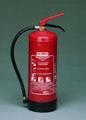 FEUERLÖSCHER UND BEZEICHNUNGSSCHILDER